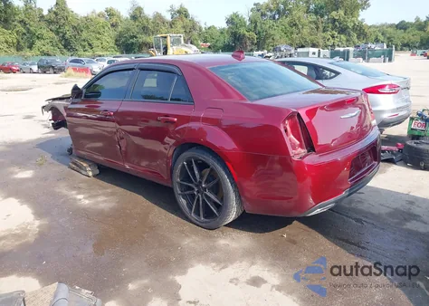 2018 Chrysler 300 Touring z USA, uszkodzony, nr VIN 2C3CCAAG4JH340419